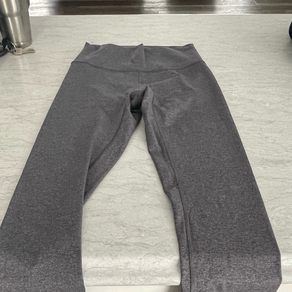 Women’s Gray Lululemon tights size 6. Barely worn